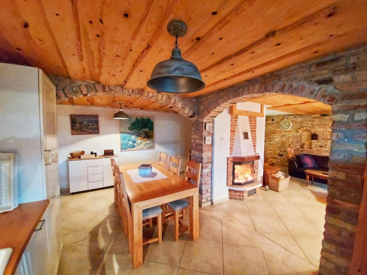 Peter'S Pine Cottage Korenica Zewnętrze zdjęcie