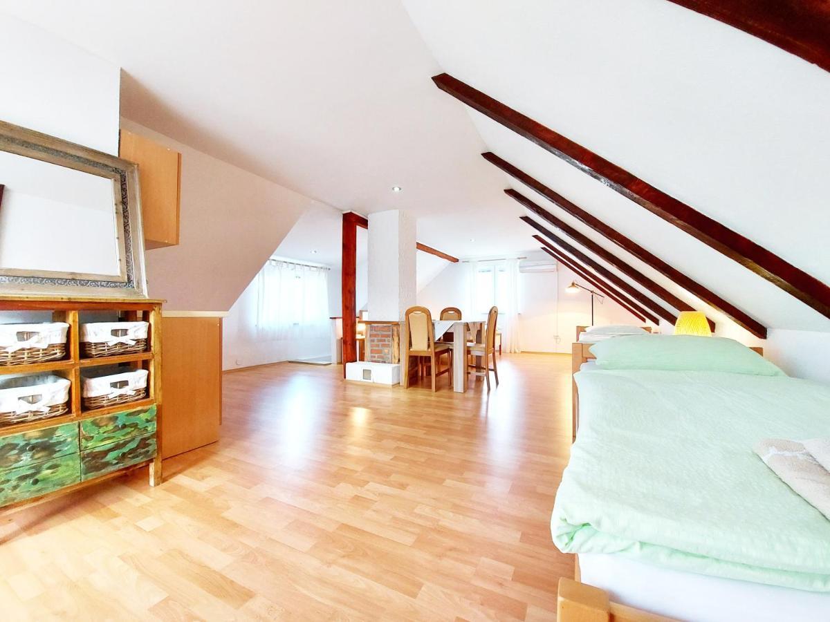 Peter'S Pine Cottage Korenica Zewnętrze zdjęcie