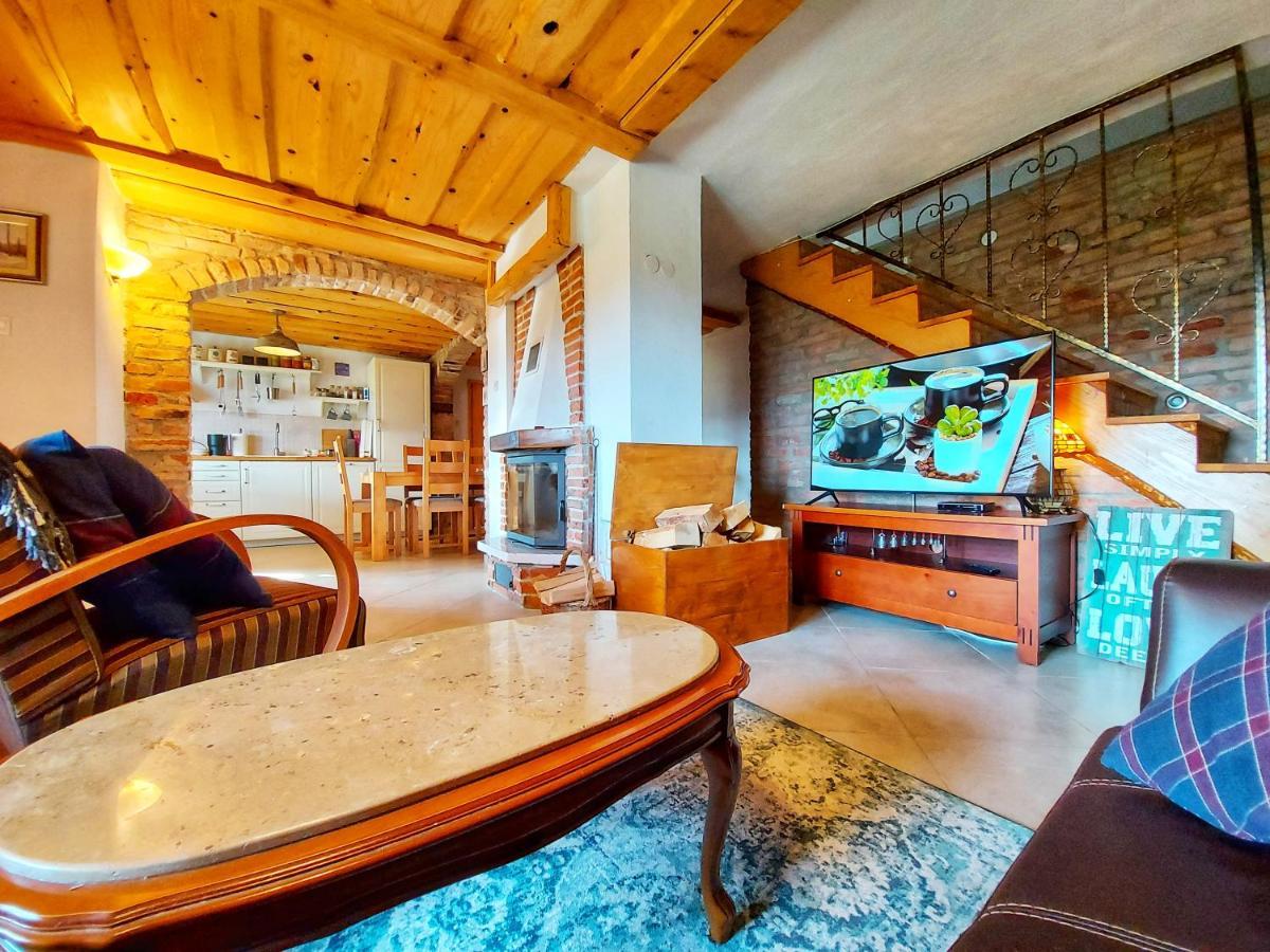 Peter'S Pine Cottage Korenica Zewnętrze zdjęcie