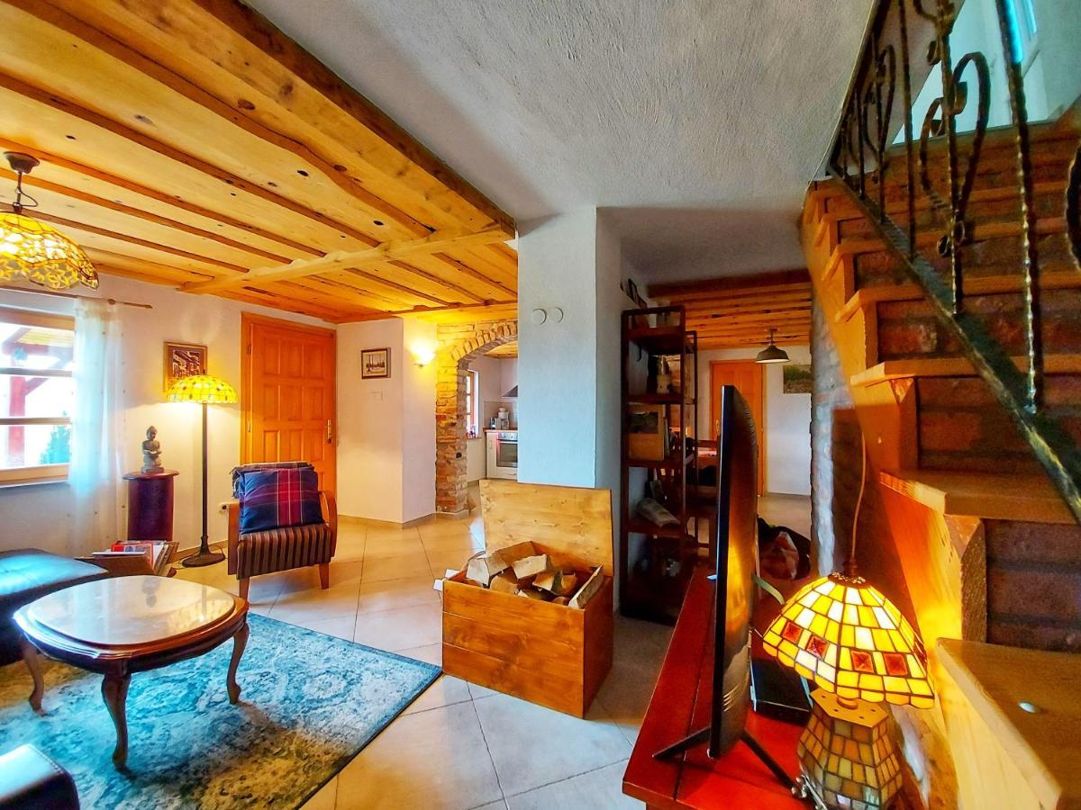 Peter'S Pine Cottage Korenica Zewnętrze zdjęcie