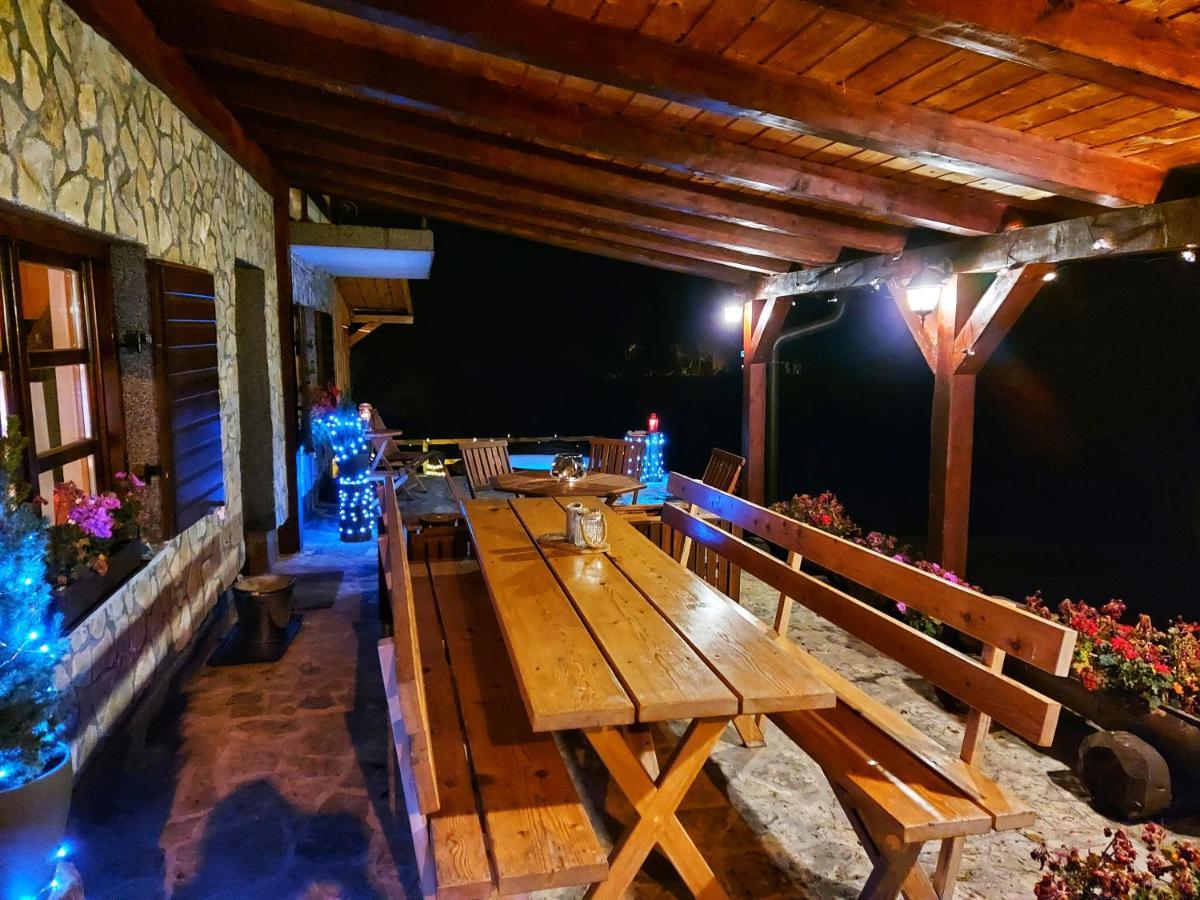 Peter'S Pine Cottage Korenica Zewnętrze zdjęcie