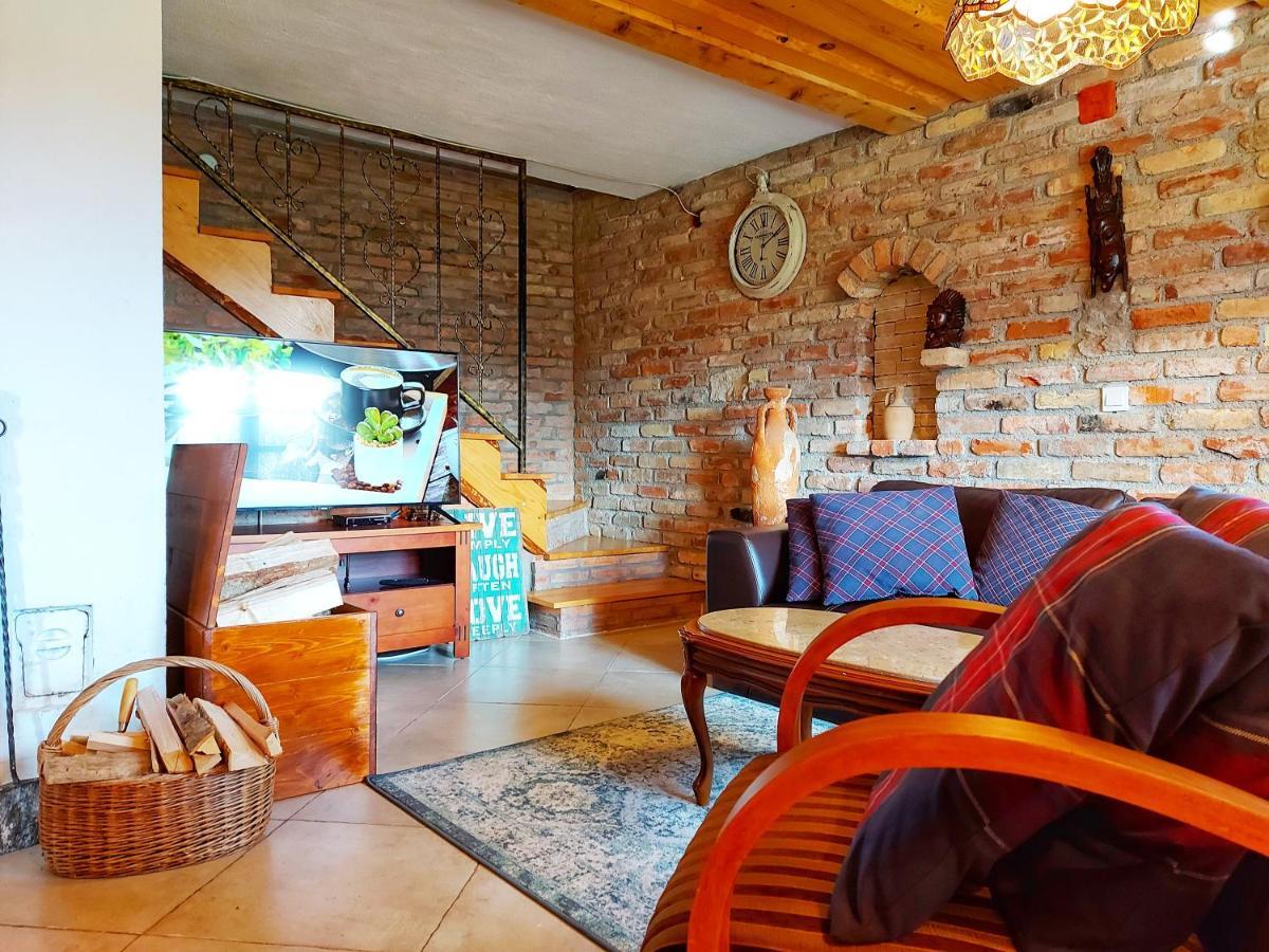 Peter'S Pine Cottage Korenica Zewnętrze zdjęcie
