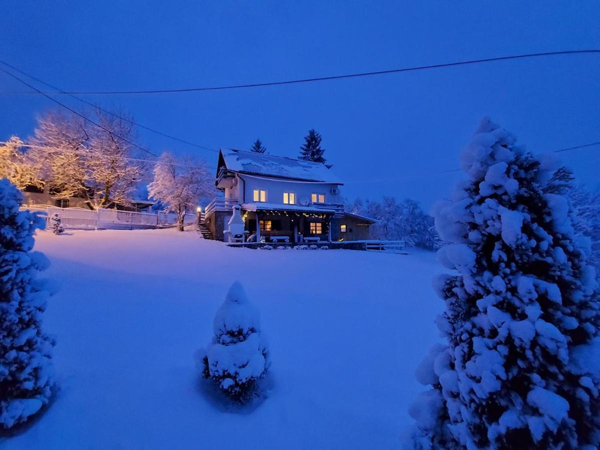Peter'S Pine Cottage Korenica Zewnętrze zdjęcie
