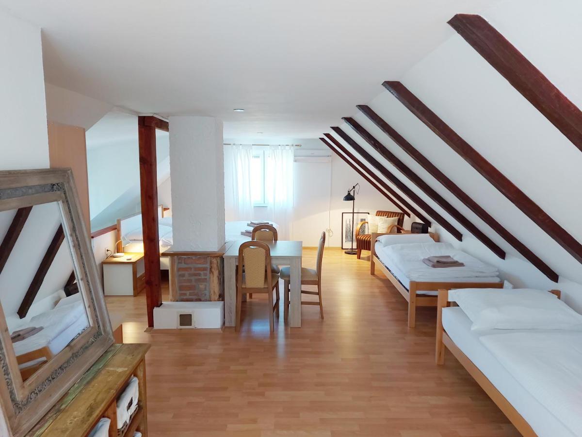 Peter'S Pine Cottage Korenica Zewnętrze zdjęcie